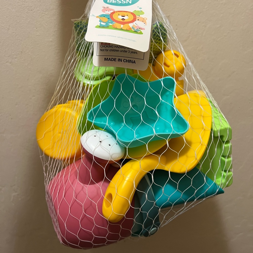 Brand new Beach Sand water Toys for kids - Picture 2 of 11